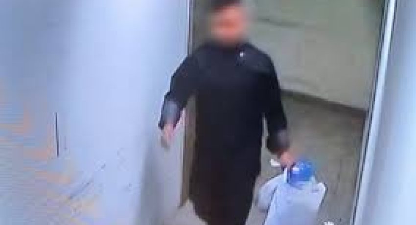 Ζωντανό γεννήθηκε το βρέφος που πέταξε ο πατέρας στα σκουπίδια