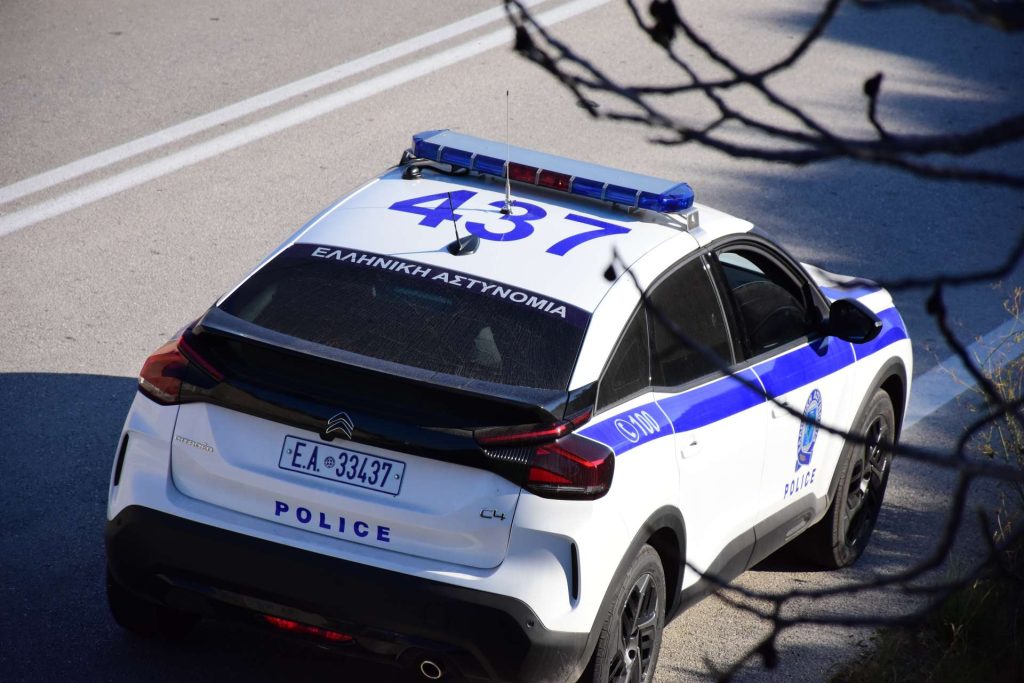 Αστυνομικοί εξιχνίασαν απάτη στο Αγρίνιο και επέστρεψαν 5.000 ευρώ σε ηλικιωμένη