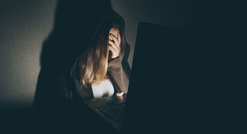 Υπόθεση Αμαλιάδα: Θύμα εκβιασμού 29χρονη – Δημοσίευσαν γυμνή φωτογραφία της επειδή αρνήθηκε να τους δώσει χρήματα