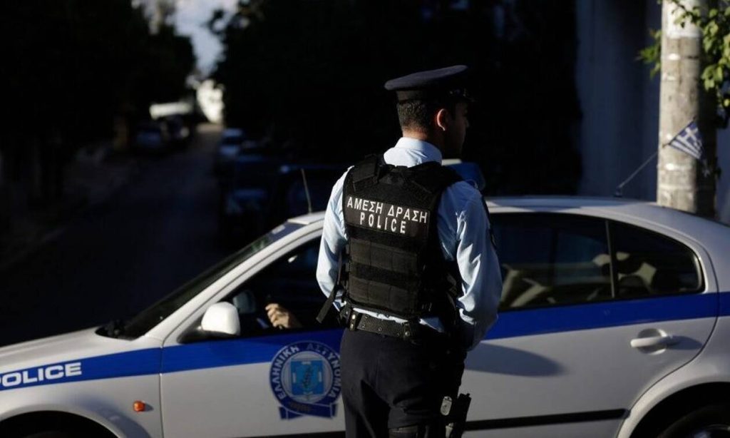 Δυτ. Ελλάδα: Έκαναν «φύλλο και φτερό» σπίτι γνωστού τηλεπαρουσιαστή