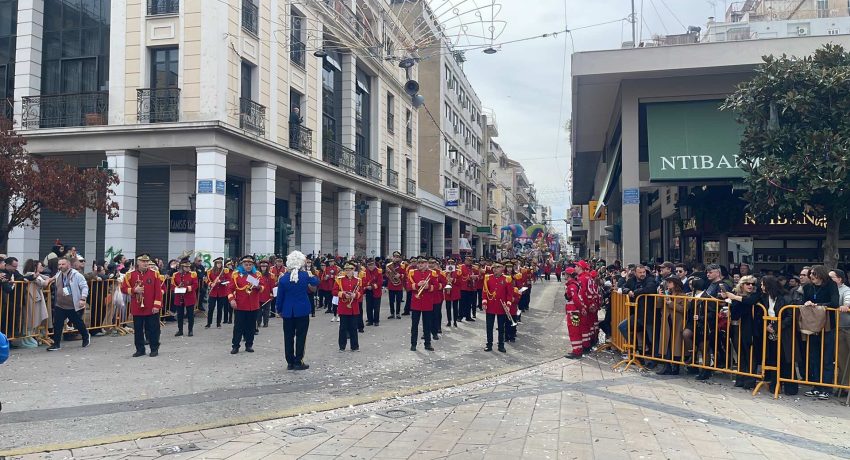 Live η μεγάλη παρέλαση του Πατρινού Καρναβαλιού από το Lepanto