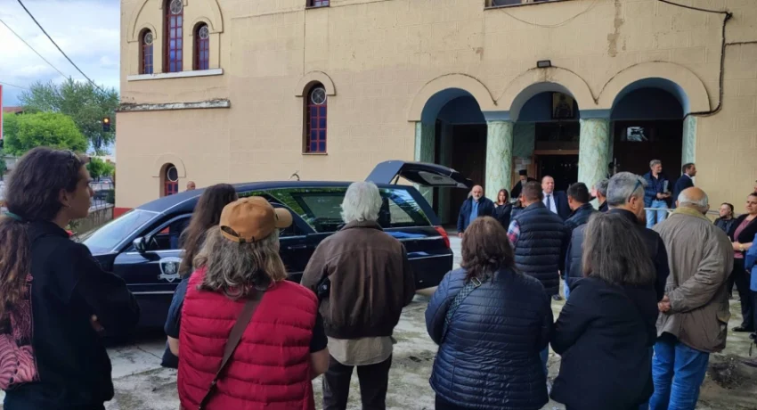 Κηδεύτηκε ο Νίκος Παλαιοκώστας στα Τρίκαλα.