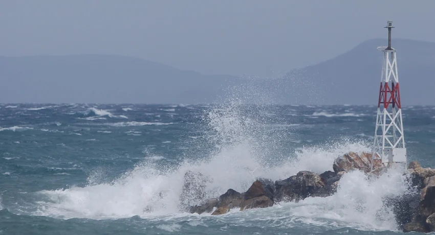 Καιρός: Ισχυροί άνεμοι και πτώση της θερμοκρασίας από σήμερα, Δευτέρα