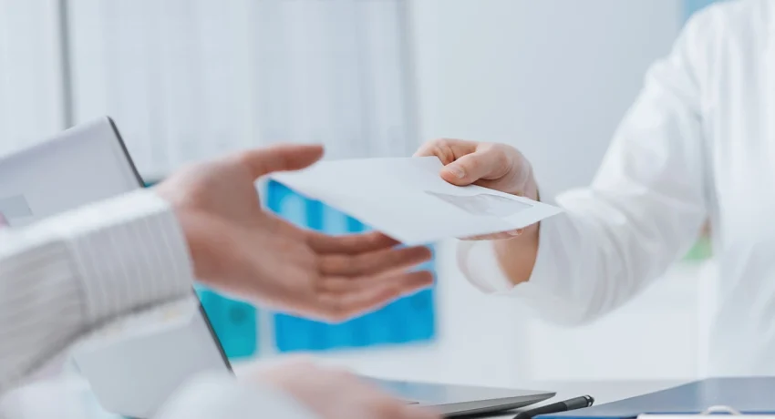 Συνελήφθη γνωστός Καρδιοχειρουργός για φακελάκι
