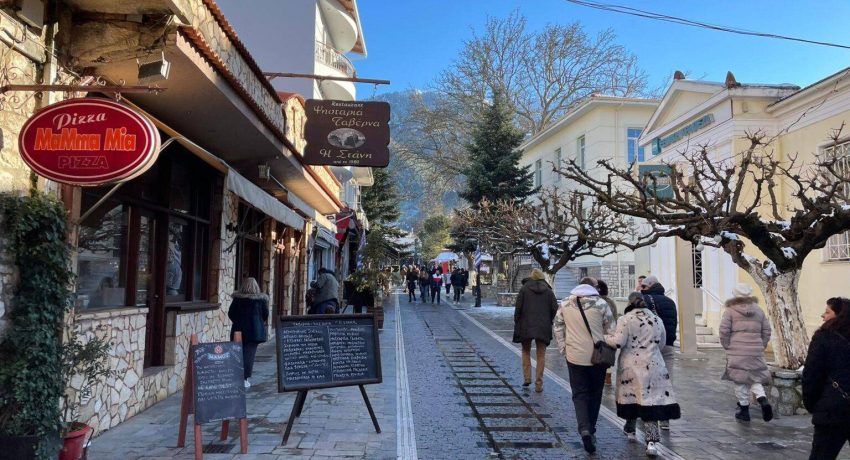 Καλάβρυτα: Έργα σε δρόμους και πλατείες στην Αροανία