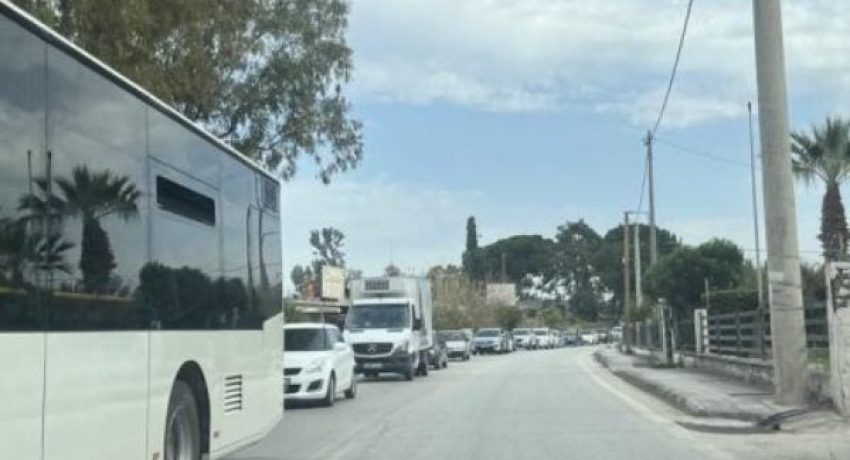 Πατρών-Πύργου: “Ουρές” οχημάτων από βλάβη φορτηγού
