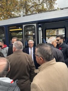 Ο Θανάσης Κανελλόπουλος, Επικεφαλής της Αντιπολίτευσης στο Δήμο Καλαβρύτων, ήταν παρών στις συγκεντρώσεις για τον Οδοντωτό στα Καλάβρυτα και στο Διακοπτό και επισήμανε τη νομική υποχρέωση λειτουργίας του Οδοντωτού που έχει το Υπουργείο Υποδομών και Μεταφορών και η Hellenic Train.