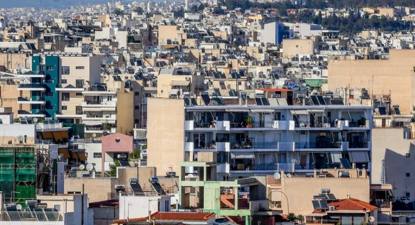 ΕΝΦΙΑ: Ποιοι δικαιούνται πλήρη απαλλαγή και ποιοι θα πληρώσουν μισό φόρο