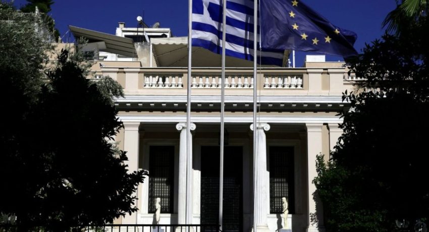 Έκτακτη σύσκεψη στο Μαξίμου για τις συνέπειες του πολέμου στη Μέση Ανατολή