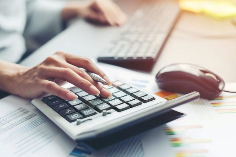 Ρύθμιση 72 δόσεων – Νέα ευκαιρία για χιλιάδες οφειλέτες σε Εφορία και Ταμεία