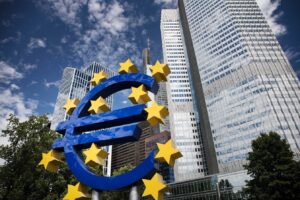 ΕΚΤ: Η νέα αύξηση επιτοκίων «φουσκώνει» τα δάνεια