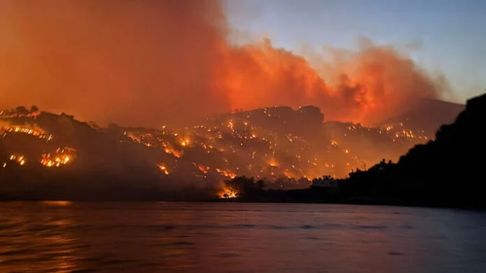 Οκτώ συλλήψεις για τις φωτιές σε όλη την Ελλάδα-Aνάμεσά τους ο δήμαρχος κι ο αντιδήμαρχος Πάρου