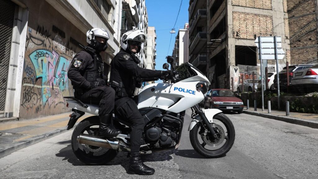 Πάτρα: Τρόμος για γυναίκα – Την καταδίωκε ο σύζυγός της για να τη χτυπήσει