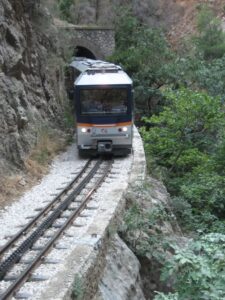 Εύλογες ανησυχίες επαγγελματιών για την επαναλειτουργία του οδοντωτού