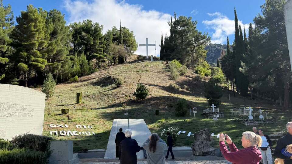 Το «Ευτυχία Project» στα Καλάβρυτα: Έλληνες υιοθετημένοι αναζητούν τις ρίζες τους